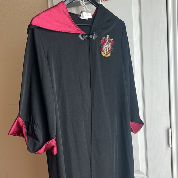 Harry Potter Gryffindor robe size Child M - Picture 3 of 6